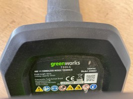 Greenworks heggenschaar met lader en lithium accu (9)